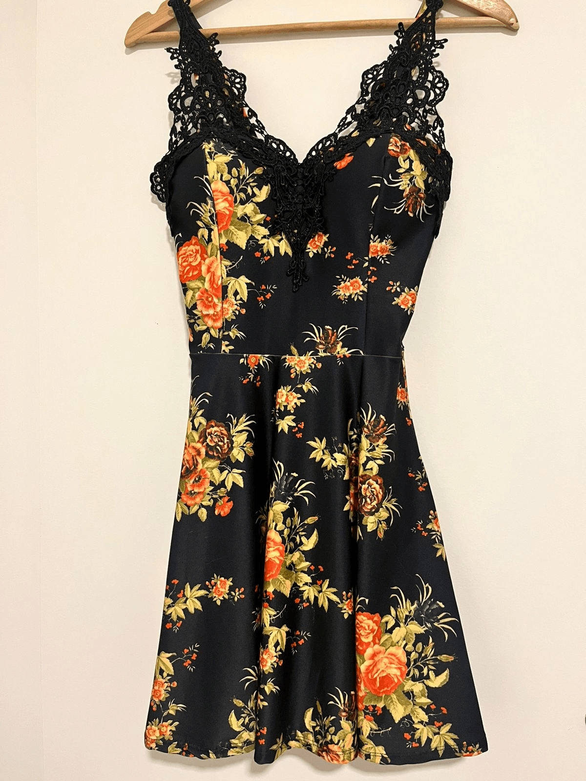 Vestido de fiesta con bordado y push up