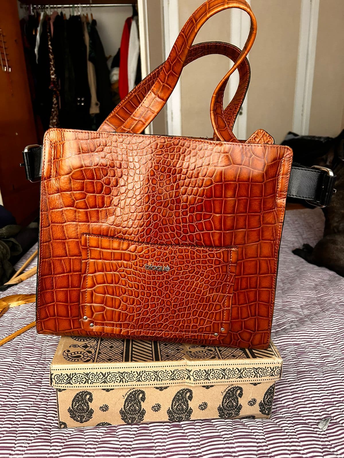 Bolso de cuero blaque 35 por 35 cm